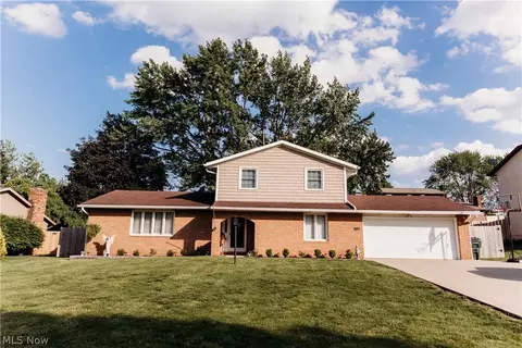 2122 Windham St NE, Canton, OH 44721
