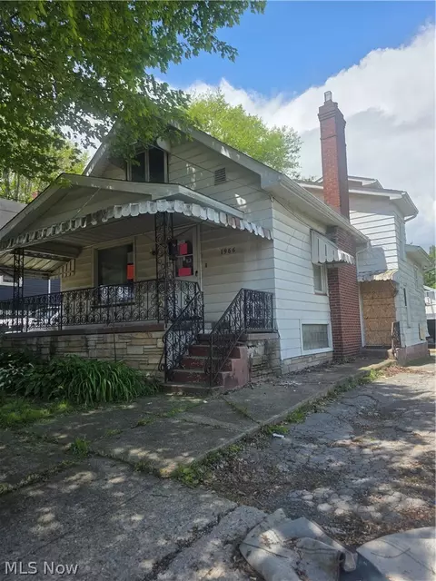 1966 Smithfield St, Youngstown, OH 44509