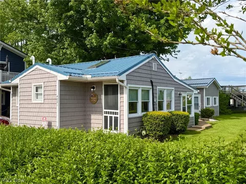 4881 Fess Dr, Geneva, OH 44041