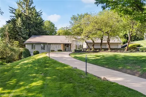 3200 Croydon Dr NW, Canton, OH 44718