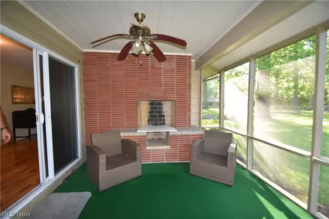 Exterior - 40 Gillian Ln, Youngstown, OH 44511 photo 3 of 12
