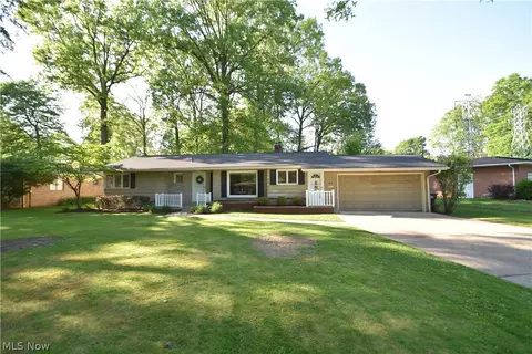 Exterior - 40 Gillian Ln, Youngstown, OH 44511 photo 10 of 12