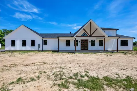 11605 Aquilla Rd, Chardon, OH 44024