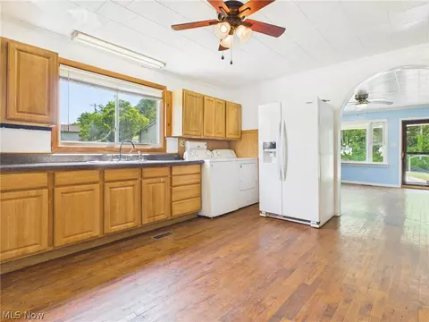 Kitchen - 44 Glendale Rd, Cairo, WV 26337 photo 2 of 3