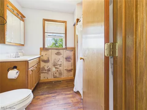 Bath - 44 Glendale Rd, Cairo, WV 26337 photo 1 of 2