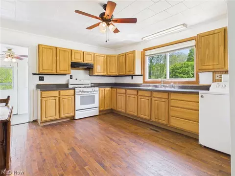 Kitchen - 44 Glendale Rd, Cairo, WV 26337 photo 1 of 3
