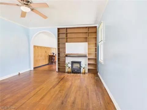 Living - 44 Glendale Rd, Cairo, WV 26337 photo 3 of 4