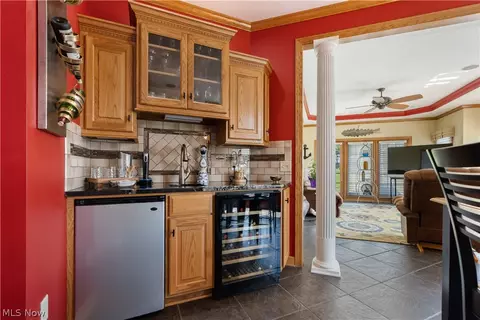 Kitchen - 4101 Cove Cir NW, Canton, OH 44708 photo 1 of 6