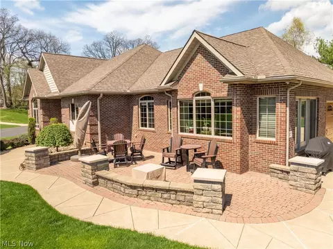 Exterior - 4101 Cove Cir NW, Canton, OH 44708 photo 9 of 9