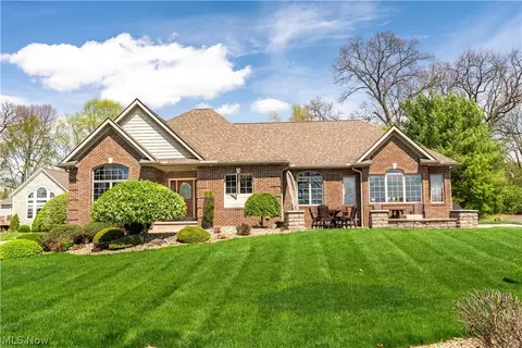 4101 Cove Cir NW, Canton, OH 44708