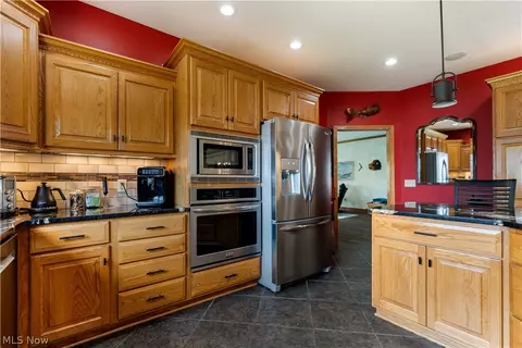Kitchen - 4101 Cove Cir NW, Canton, OH 44708 photo 6 of 6