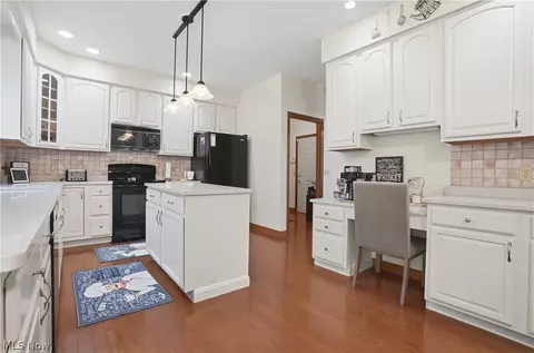 Kitchen - 6394 Meadowbrook Dr, Mentor, OH 44060 photo 2 of 5