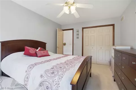 Bedroom - 6394 Meadowbrook Dr, Mentor, OH 44060 photo 4 of 7