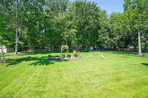 Exterior - 6394 Meadowbrook Dr, Mentor, OH 44060 photo 5 of 13