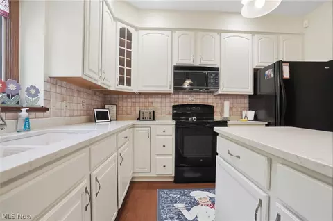 Kitchen - 6394 Meadowbrook Dr, Mentor, OH 44060 photo 5 of 5