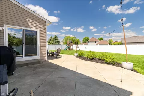 Exterior - 6819 Shiloh St NW, Canton, OH 44708 photo 3 of 9