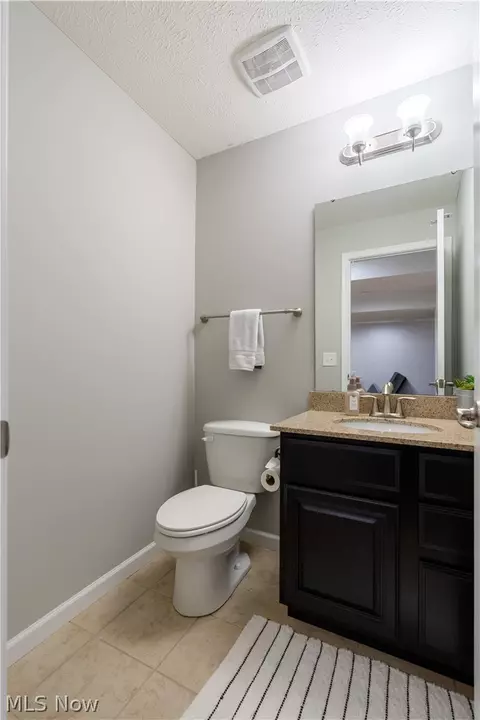 Bath - 6819 Shiloh St NW, Canton, OH 44708 photo 5 of 5