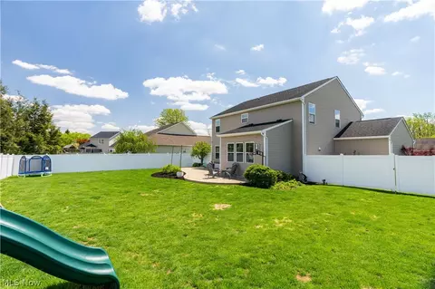 Exterior - 6819 Shiloh St NW, Canton, OH 44708 photo 7 of 9