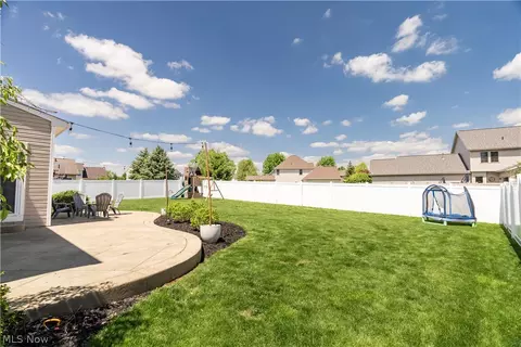 Exterior - 6819 Shiloh St NW, Canton, OH 44708 photo 4 of 9