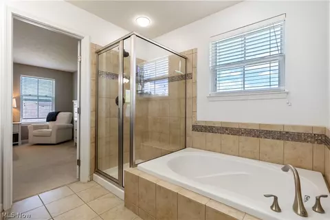 Bath - 6819 Shiloh St NW, Canton, OH 44708 photo 3 of 5