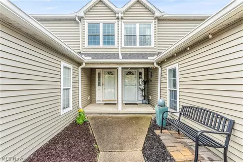 4215 Jennings Ridge Dr, Cleveland, OH 44109