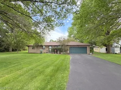 6092 E Avenue Ext SE, Gnadenhutten, OH 44629