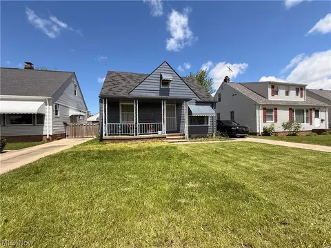 13701 Maple Leaf Dr, Garfield Heights, OH 44125