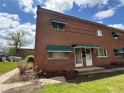 215 Dalepark Dr #1, Bedford, OH 44146
