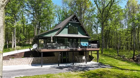 6777 Stony Point Rd NW, Dover, OH 44622