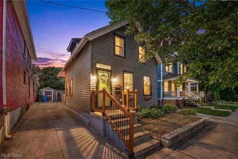 2078 W 41st St, Cleveland, OH 44113