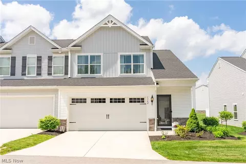 1362 Maple Grove Ln, Uniontown, OH 44685