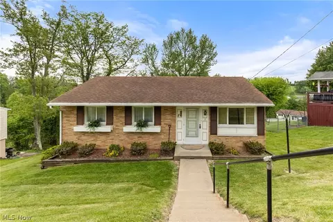 5 Sunset Dr, Martins Ferry, OH 43935