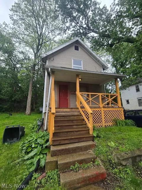 975 Owen Ave, Akron, OH 44311