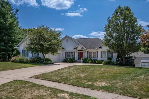 125 Pin Oak Trl, Seville, OH 44273