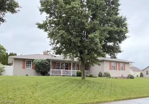 1481 3rd St SE, New Philadelphia, OH 44663