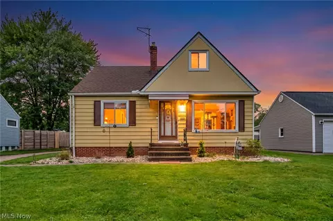 6294 Alexandria Dr, Parma Heights, OH 44130