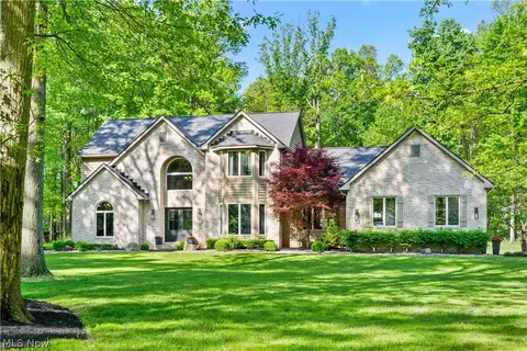 5130 Hecker Dr, Brecksville, OH 44141