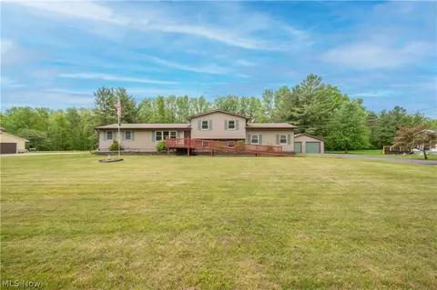 1041 Prentice Rd NW, Warren, OH 44481