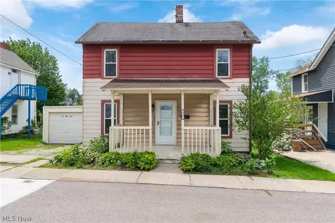 123 Rainbow St, Wadsworth, OH 44281