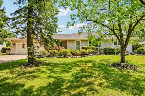 1147 Ridgeview Dr, Brunswick, OH 44212