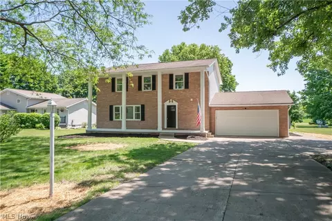 3648 Mulberry St NW, Uniontown, OH 44685