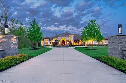 1433 Ridgemont Trl, Hinckley, OH 44233
