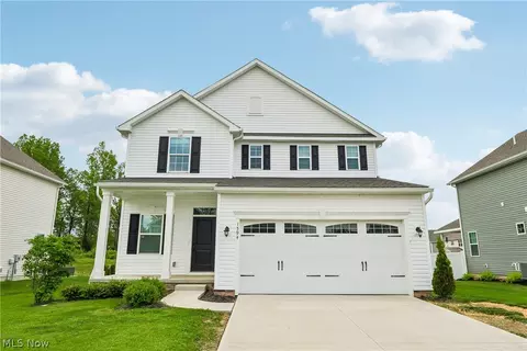 1594 Slick Rock Dr, Painesville, OH 44077