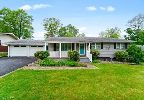 116 Woodland Dr, New Middletown, OH 44442