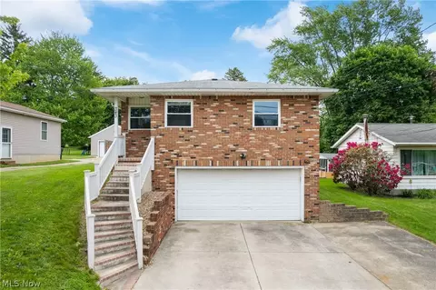 343 3rd St, Wadsworth, OH 44281