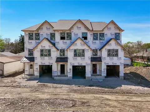 32742 Warren Rd, Cleveland, OH 44111