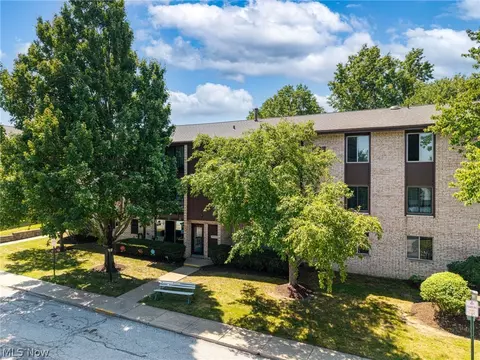 16400 Heather Ln #F101, Middleburg Heights, OH 44130