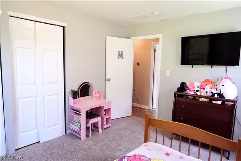 556 Keys Dr, Elyria, OH 44035 photo 6