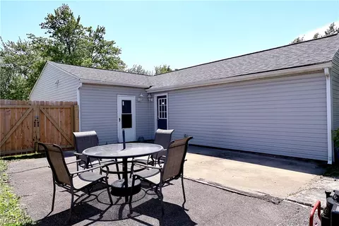 Exterior - 556 Keys Dr, Elyria, OH 44035 photo 3 of 5