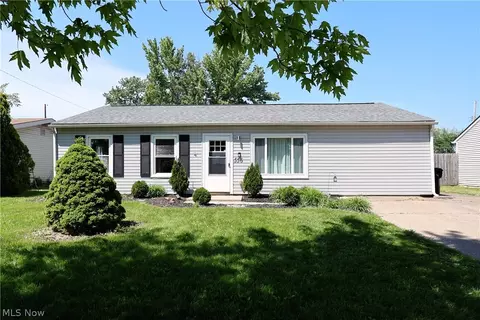 556 Keys Dr, Elyria, OH 44035